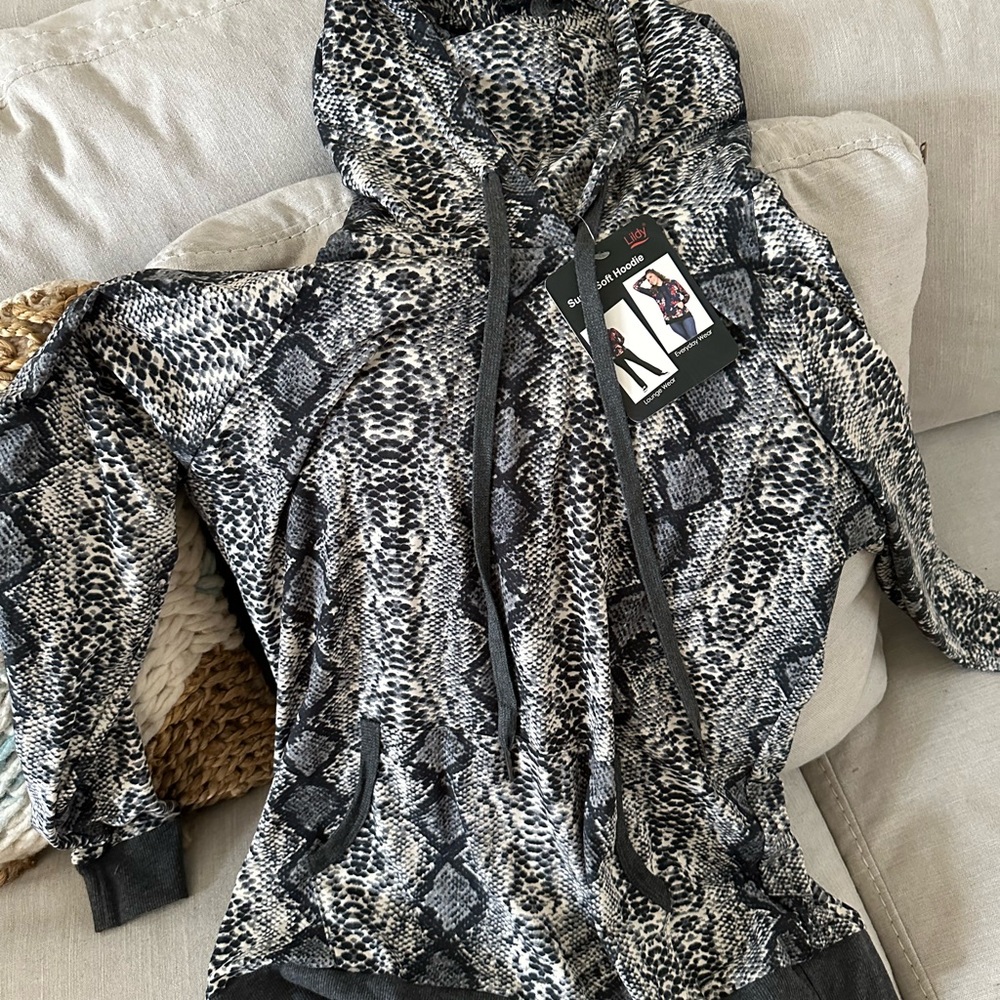 Light weight hoodie
